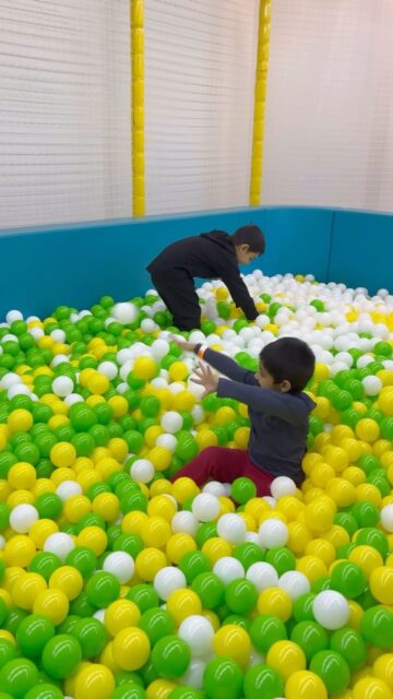 Hello Playcious Fam 👋🏼 In case you didn’t know, we have introduced a Ball Pit to our facility. The kiddo’s have a blast everytime they visit and we’re sure yours will too. Feel free to check it out here at Playcious Oakville any day of the week. We hope to see you soon 🤗

•
•
•
•
•
•
•
•
•
#playcious #playciousoakville #indoorplayground #indooractivities #playciousplayground #ballpit #ballpitfun #oakville #oakvillemoms #oakvilleontario #oakvillebusiness #oakvillelife